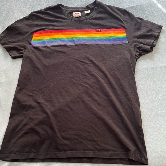 Levi's Tops - Levi's Black Tee w’ Rainbow Size XL